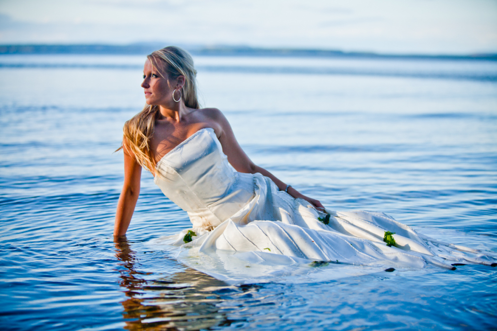 Wedding Dress Trashing | Caroline Mitic | Graphic Design